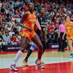 El Valencia Basket se despide de la pívot española Awa Fam y la alero alemana Leonie Fiebich