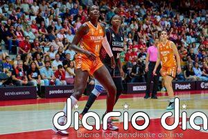 El Valencia Basket se despide de la pívot española Awa Fam y la alero alemana Leonie Fiebich