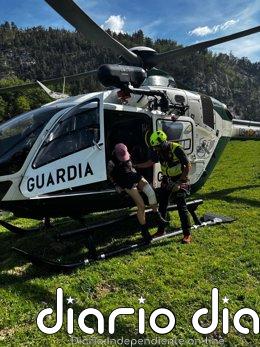 El verano adelantado sobrecarga el trabajo del GREIM: catorce rescates en el Pirineo aragonés