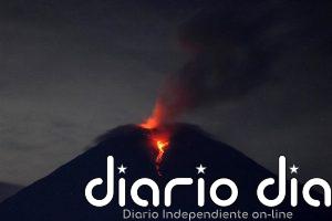El volcán Semeru de Indonesia entra en erupción cinco veces en una sola mañana