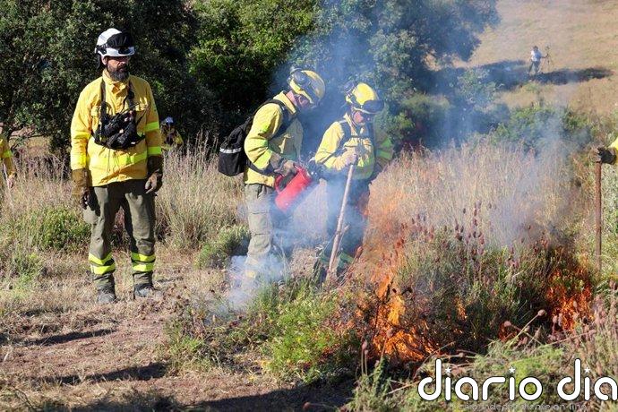 EMA Infoca realiza una quema prescrita para proteger la Urbanización Santo Domingo de Córdoba