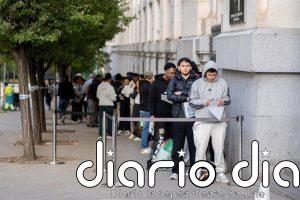 Entidades denuncian "trabas administrativas" y redadas "racistas" policiales tras un mes de la regularización