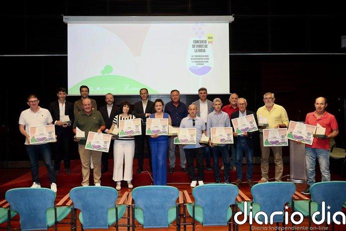 Entregados los premios a los ganadores del 'Concurso de Vinos de La Rioja' de Fundación Caja Rioja y CaixaBank