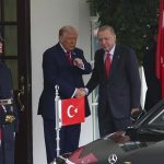 Erdogan traslada a Trump su apoyo a iniciativas constructivas para poner fin a la guerra en Irán