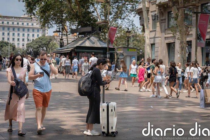 España atrae a 17,5 millones de turistas hasta marzo y el gasto se dispara un 6,3% hasta los 25.017 millones