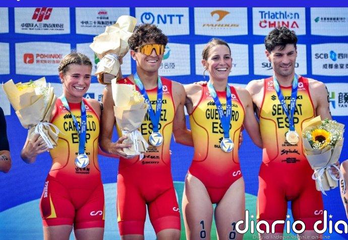 España se cuelga el oro en relevo mixto en la Copa del Mundo de triatlón de Chengdú