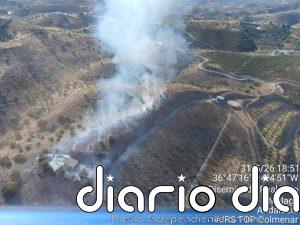 Estabilizado el incendio forestal declarado en Vélez-Málaga que moviliza a un helicóptero