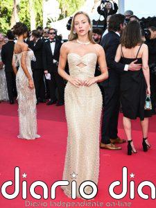 Ester Expósito y el vestido joya que parece tejido con luz que ha lucido en Cannes