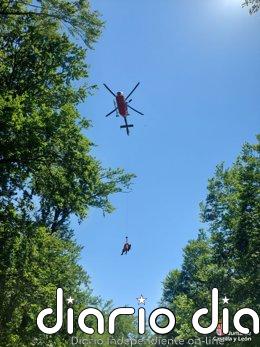 Evacuado en helicóptero un motorista herido tras sufrir una caída en Valle de Losa (Burgos) Evacuado un motorista que ha sufrido una caída en Valle de Losa (Burgos)