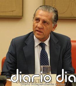 Exmiembro del Gobierno de Zapatero admite "malas" sensaciones tras leer el auto de su imputación en el 'caso Plus Ultra'