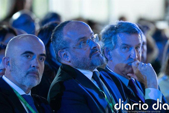 Feijóo se vuelca en Cataluña para reforzar su partido y aprovechar los recelos que genera el "viacrucis" de Sánchez