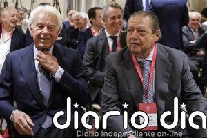 Felipe González defiende en un encuentro con AVE que quien insulta a los empresarios "está en la imbecilidad"