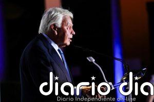 Felipe González recibe el premio 'Ana Frank' de OEI por "su aporte a los procesos internacionales de paz"