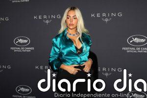 Georgina Rodríguez cambia radicalmente de look en Cannes con un rubio platino ideal para iluminar el rostro