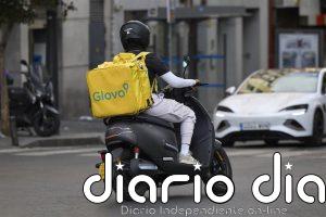 Glovo y los sindicatos pactan un ERE que afectará a 436 repartidores, 300 menos de lo previsto inicialmente