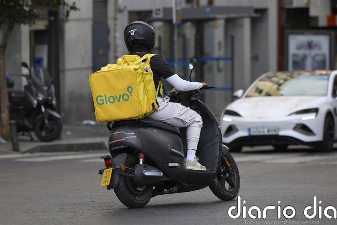 Glovo y los sindicatos pactan un ERE que afectará a 436 repartidores, 300 menos de lo previsto inicialmente