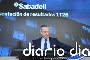 González-Bueno (Sabadell) descarta que pueda haber fusiones entre bancos españoles "medianos"
