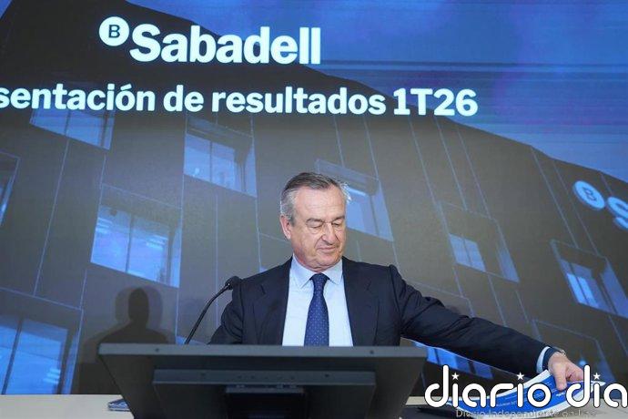 González-Bueno (Sabadell) descarta que pueda haber fusiones entre bancos españoles "medianos"
