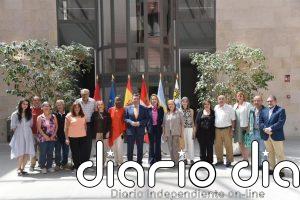 González Gago recibe a una docena de emigrantes llegada a CyL gracias al Programa Añoranza