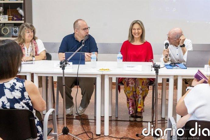 Guarinos pide a los jóvenes incorporarse al movimiento vecinal para garantizar la continuidad de estas entidades