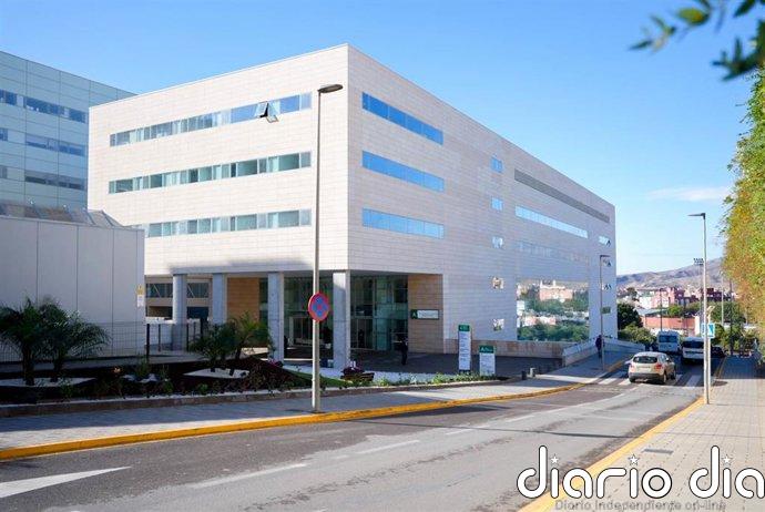 Herido grave un trabajador de 44 años al reventar un neumático en Roquetas de Mar (Almería)