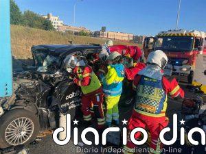 Herido un conductor de 30 años tras un alcance de su coche con un camión en Parla