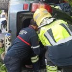 Herido un hombre de 80 años tras salirse de la vía su vehículo en Valcarlos