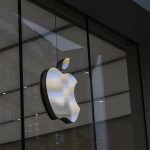 Intel volverá a fabricar chips para impulsar algunos dispositivos de Apple tras llegar a un acuerdo preliminar