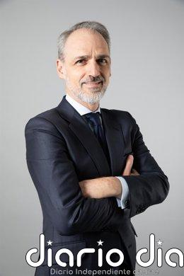Isaac Martín Barbero asume la dirección de Informa D&B tras la jubilación de Juan María Sainz