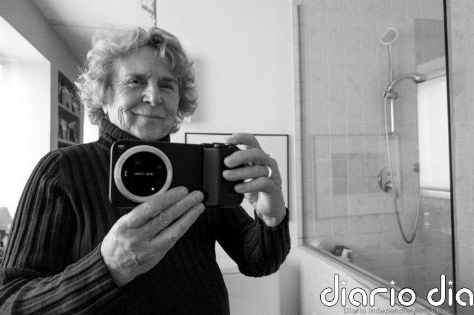 Isabel Azkarate destaca la "rapidez" de la fotografía móvil y defiende que "la mirada del fotógrafo siempre permanece"