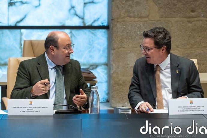 José María Guerrero, nuevo secretario general de Consejería de Agricultura, y Mercedes Mazo, directora de Caza y Pesca