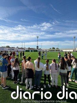 Jóvenes de Lopera (Jaén) participan en una jornada del programa Otium para promover el deporte y el ocio saludable