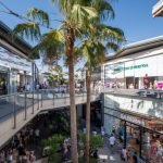 La afluencia a los centros comerciales se eleva un 3,3% en abril en España