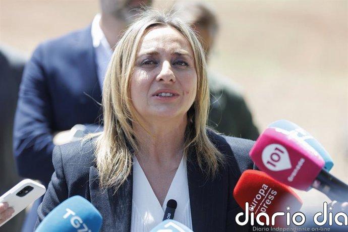 La alcaldesa de Granada ha agradecido a "todos los que se vuelcan" en cuidar el Día de la Cruz tras el pregón