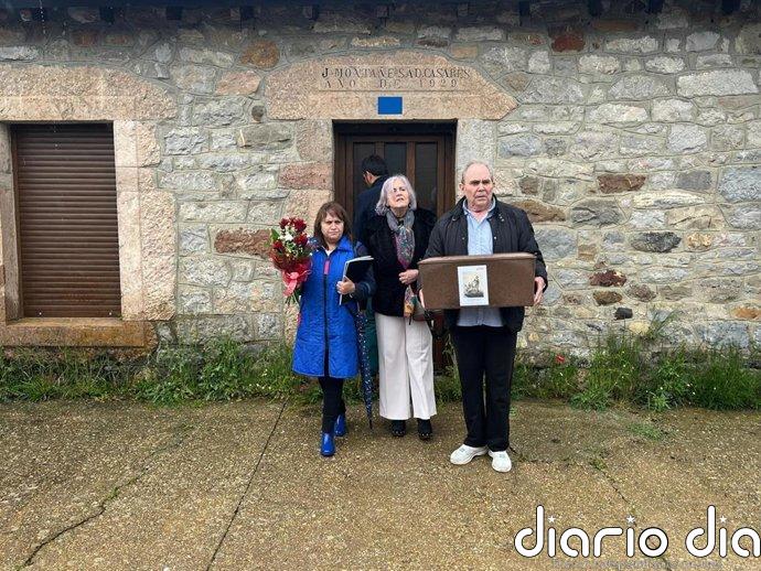 La ARMH entrega los restos exhumados de dos víctimas del franquismo a sus familiares en Casares de Arbas (León)