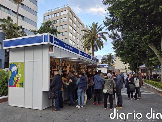 La Banda Municipal de Música pone el broche final a la Feria del Libro de Badajoz 2026