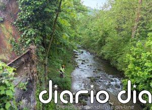 La CHC trabaja en la mejora de capacidad de desagüe de río Riosa en La Foz