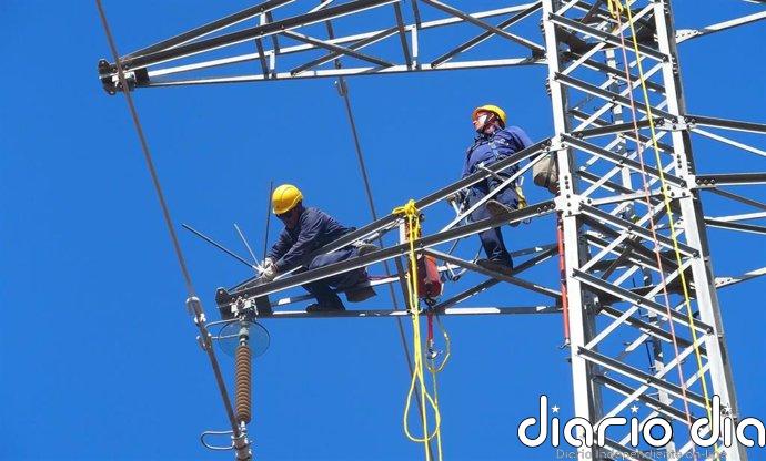 La CNMC ordena a Endesa evaluar el suministro eléctrico para 141 viviendas en Estepona (Málaga)