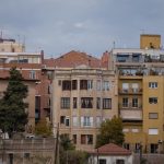 La compraventa de edificios en Barcelona bajó un 31% en 2025 tras la regulación del alquiler