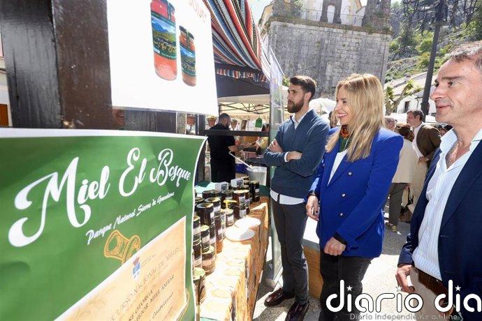 La Diputación de Cádiz y Asaja celebran la feria agroalimentaria Saborea el campo en Grazalema como revulsivo turístico
