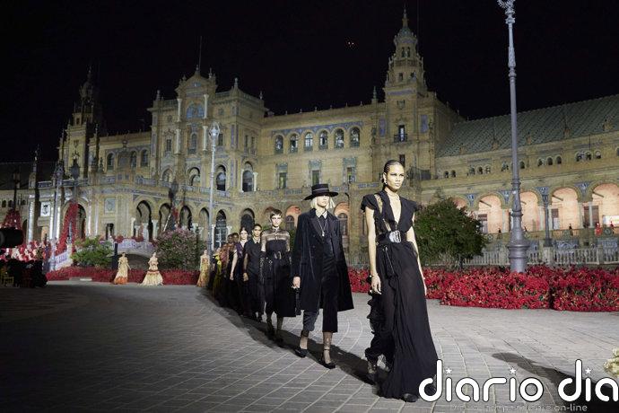 La intrahistoria de los 'desfiles crucero' por los que las grandes firmas siguen apostando