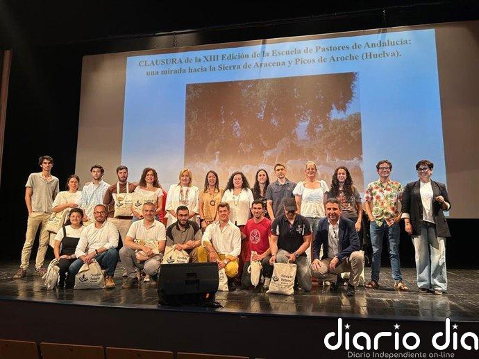 La Junta clausura en Cortegana (Huelva) la XIII Escuela de Pastores de Andalucía para apoyar el relevo generacional