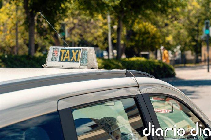 La mayoría de la ciudadanía apuesta por la convivencia del taxi y VTC, según una encuesta de la Unión de Consumidores