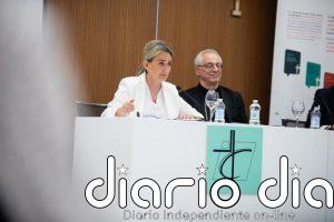 La ministra Tolón apuesta por colaborar con los Obispos para "mejorar de forma conjunta el sistema educativo"