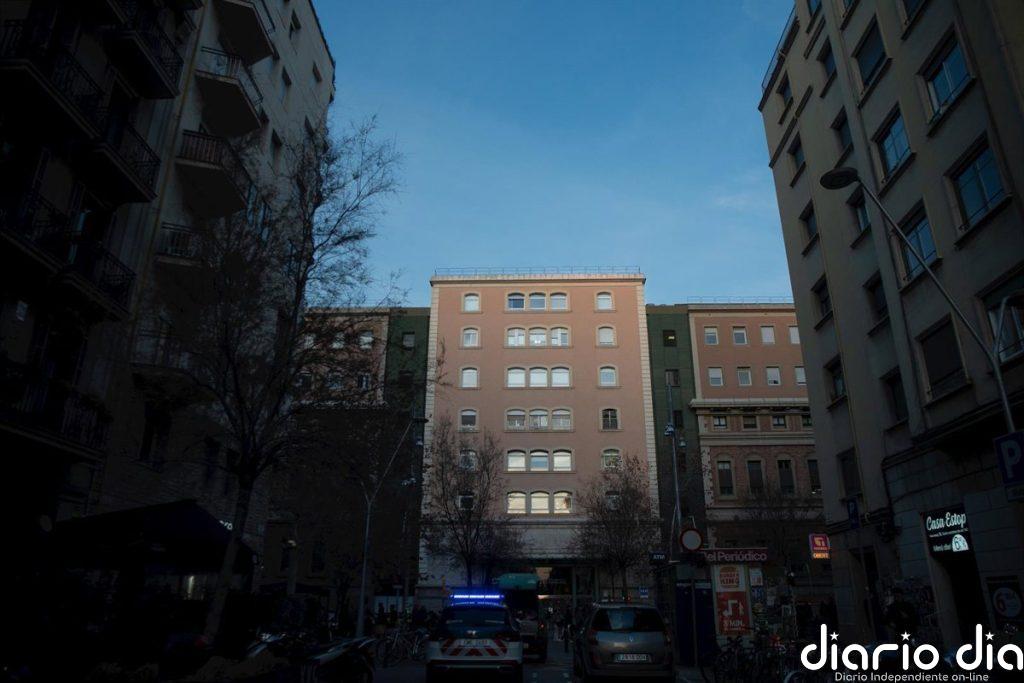 La mujer aislada en el Clínic de Barcelona por ser contacto da negativo en la prueba PCR