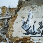 La obra 'Niña con globo', de Banksy, vendida por 17,9 millones de dólares en Nueva York