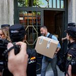 La Policía accedió a una caja fuerte en el despacho de Zapatero durante el registro a su secretaria personal