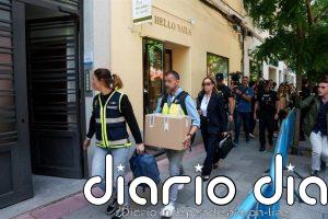 La Policía concluye los registros ordenados por el juez del 'caso Plus Ultra' tras imputar a Zapatero