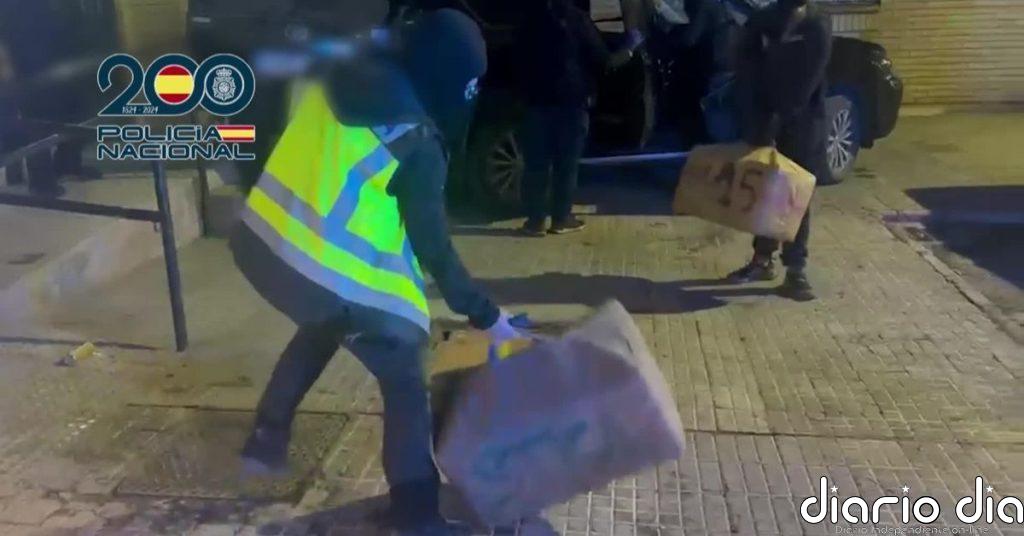 La policía incauta 40 fardos de hachís con un peso de 1.600 kilos en Cádiz