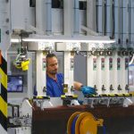 La producción industrial de Estados Unidos vuelve a tasas positivas en abril tras subir un 0,7%